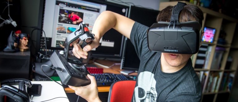 Шлем за виртуална реалност Oculus