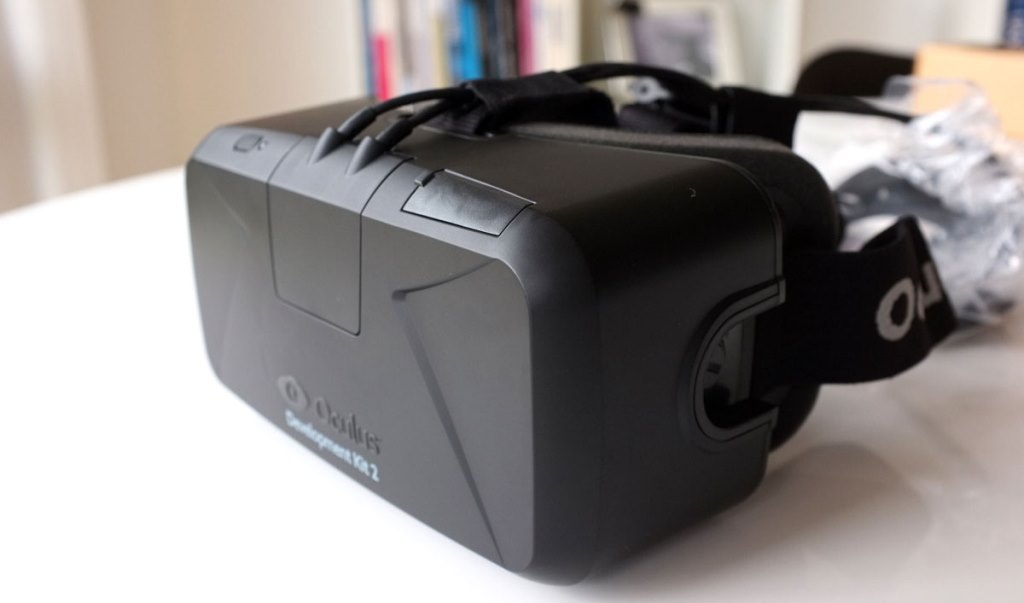 шлем от снимка на Oculus VR
