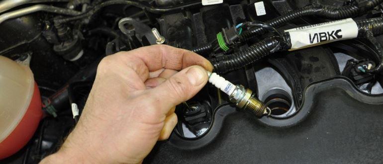 Cómo elegir las bujías correctas en un automóvil