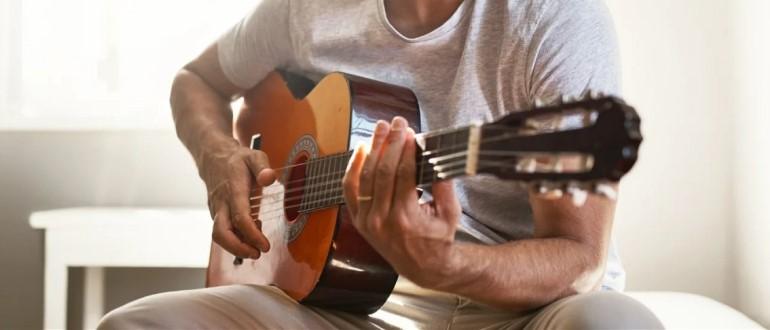 Elegir una buena guitarra acústica